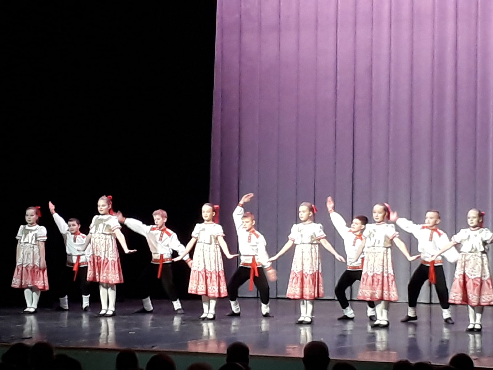 хореографический ансамбль сказка. группа сказка эмблема. группа сказка в детском саду. ансамбль танца ритм. ансамбль сказки.